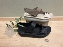 大人気サンダル入荷しました！！！